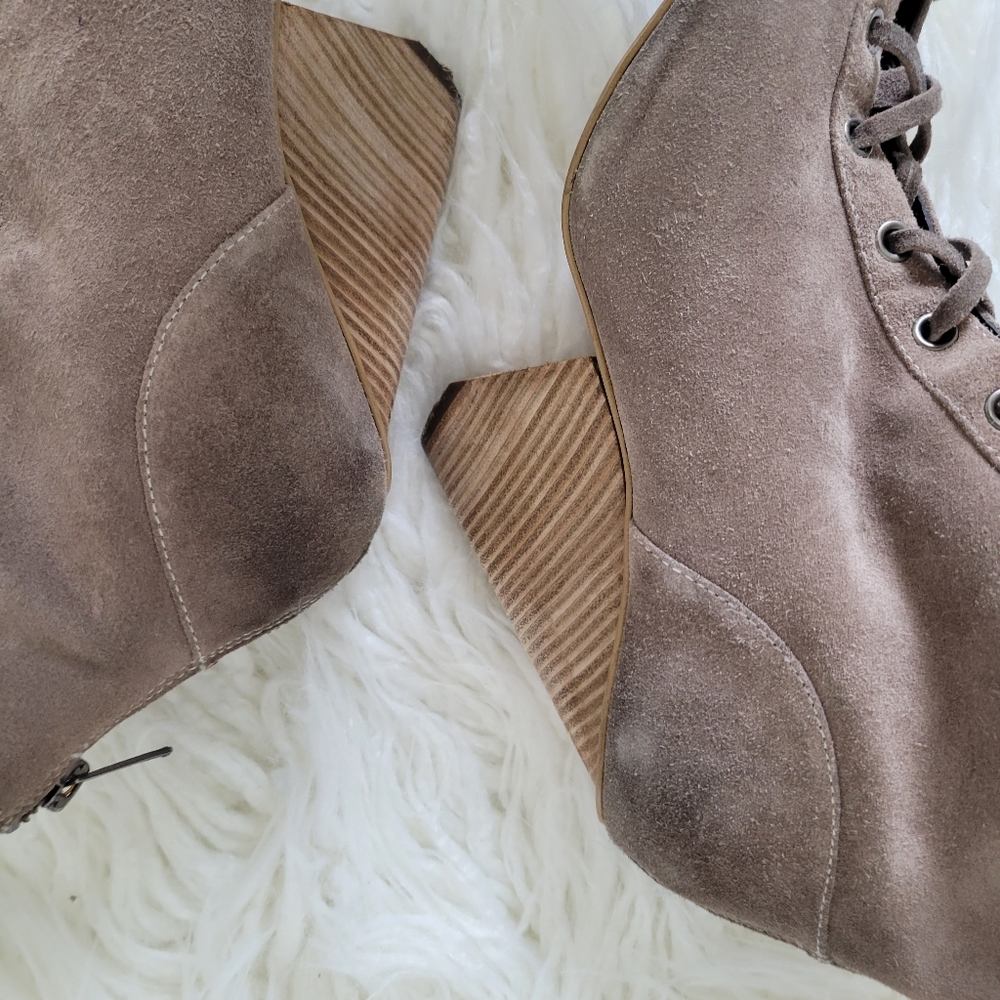 Trouve Culton-Lea Lace-up Booties in Khaki - Picture 7 of 14
